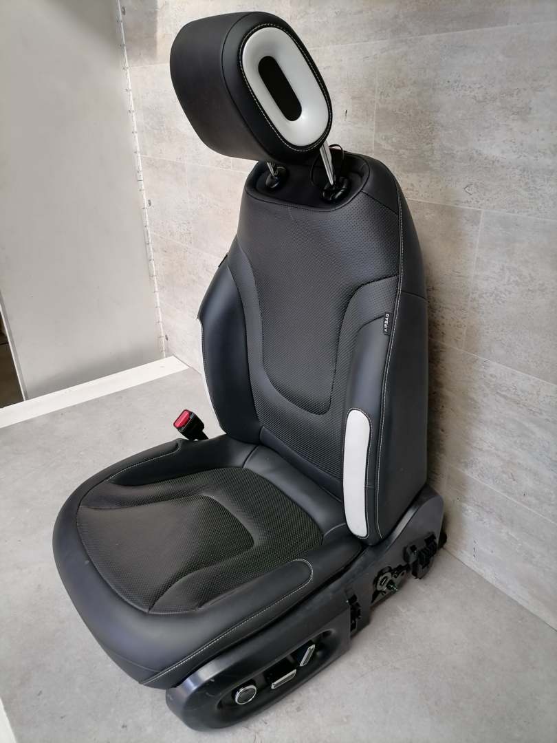 Smart #1 Brabus original Sitz vorn links Fahrersitz Leder Schwarz elektrisch verstellbar Bj.2022